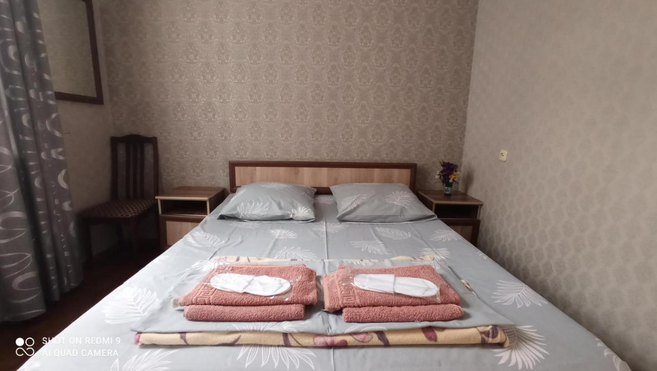 Samira Hotel Gagra Bagian luar foto