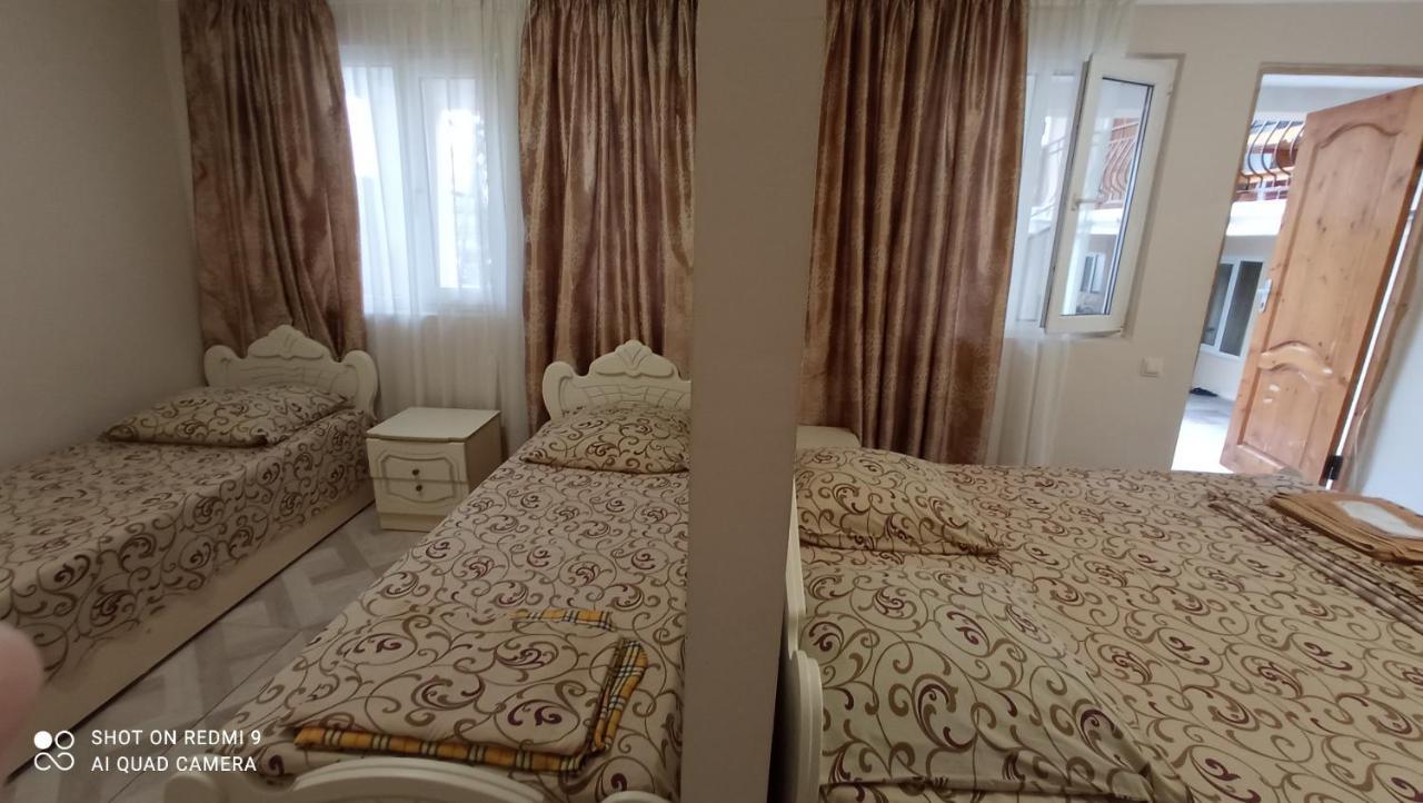 Samira Hotel Gagra Bagian luar foto