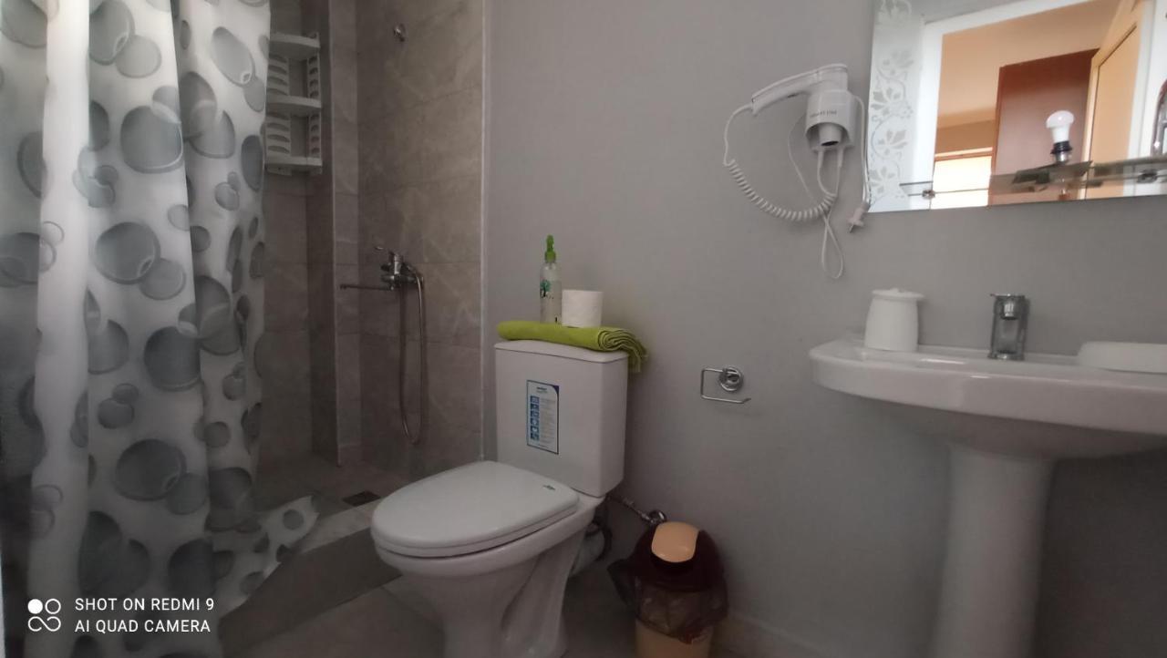 Samira Hotel Gagra Bagian luar foto