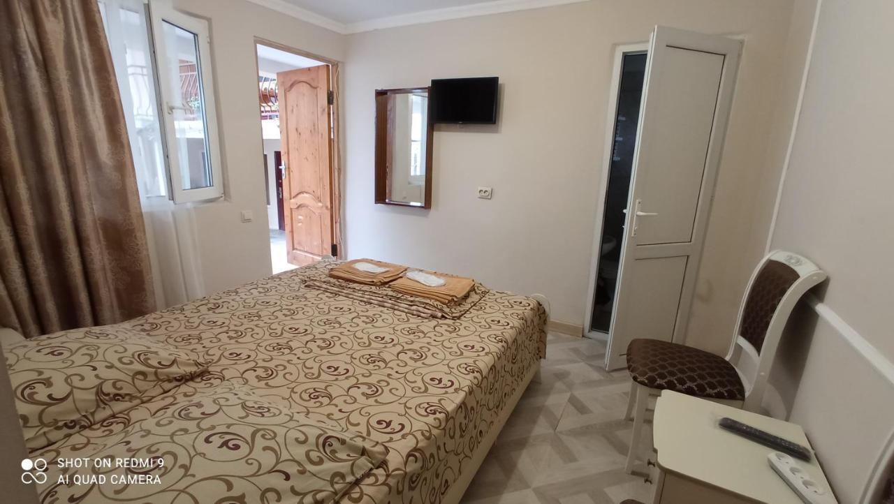 Samira Hotel Gagra Bagian luar foto