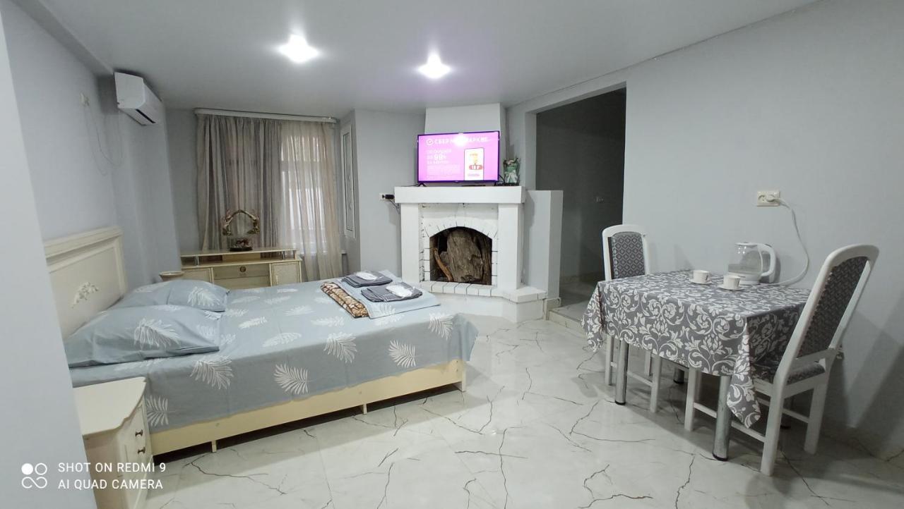Samira Hotel Gagra Bagian luar foto