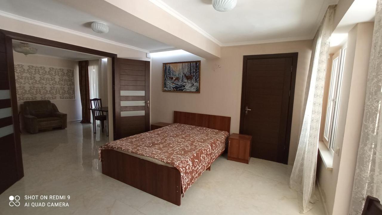 Samira Hotel Gagra Bagian luar foto