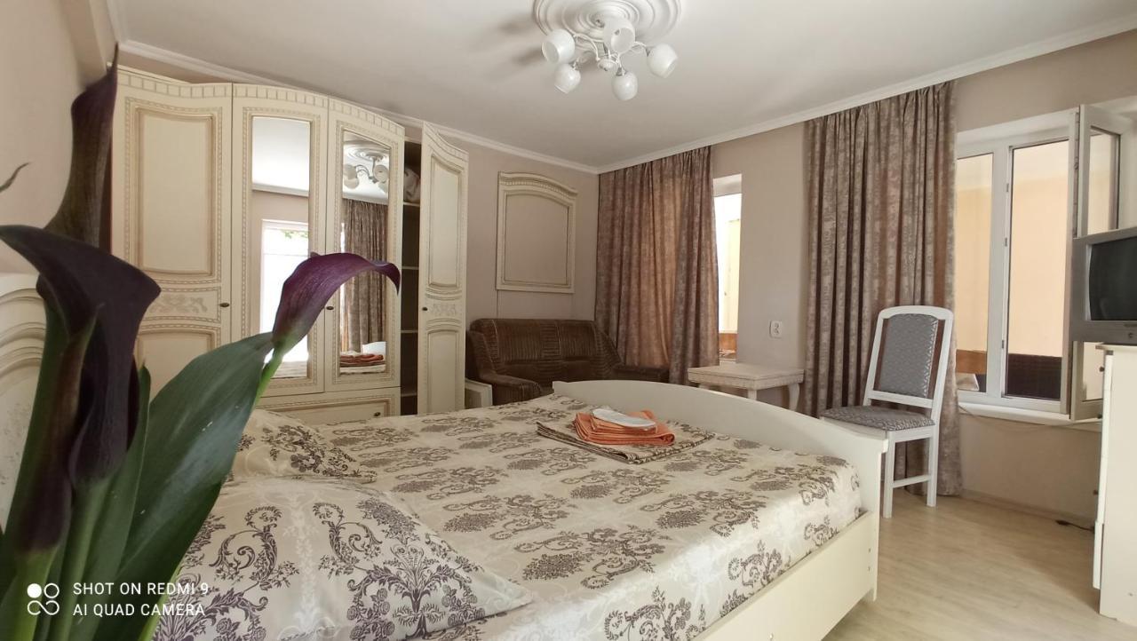 Samira Hotel Gagra Bagian luar foto