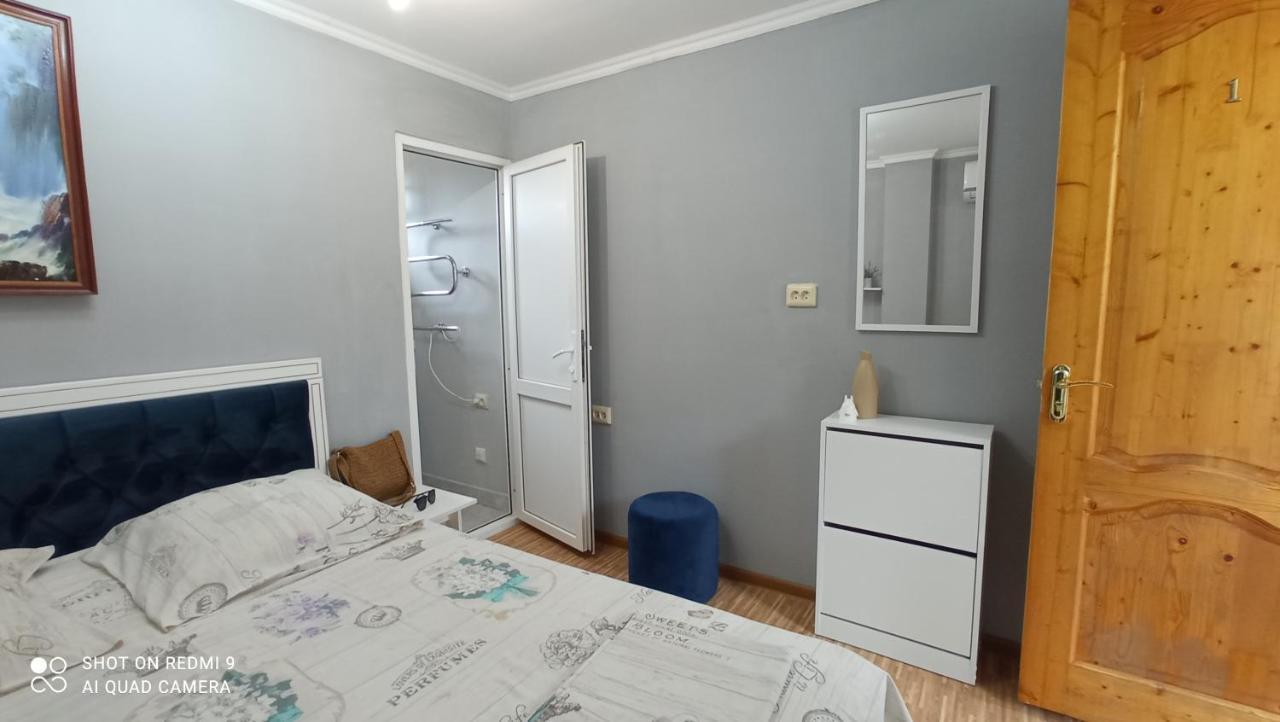 Samira Hotel Gagra Bagian luar foto