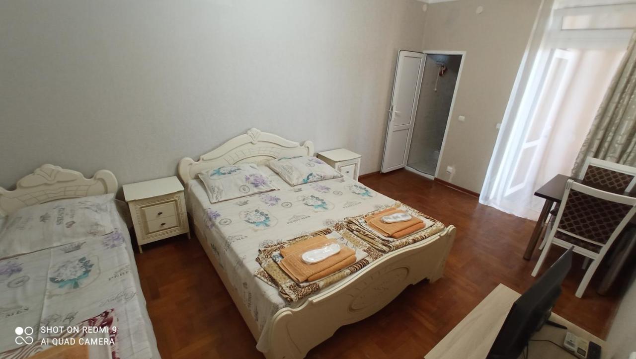 Samira Hotel Gagra Bagian luar foto