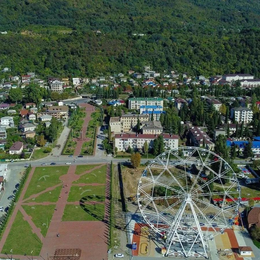 Samira Hotel Gagra Bagian luar foto