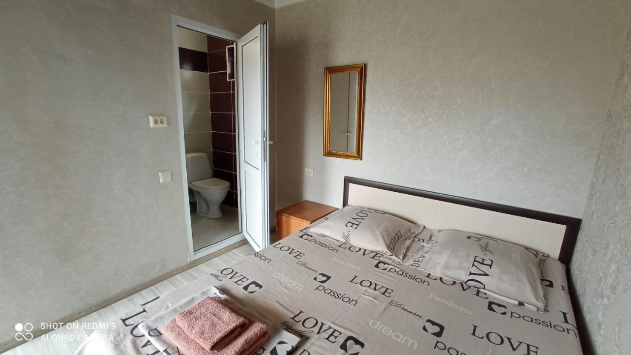 Samira Hotel Gagra Bagian luar foto