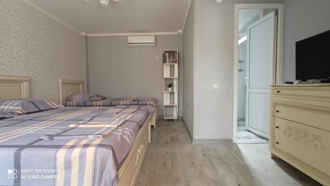 Samira Hotel Gagra Bagian luar foto