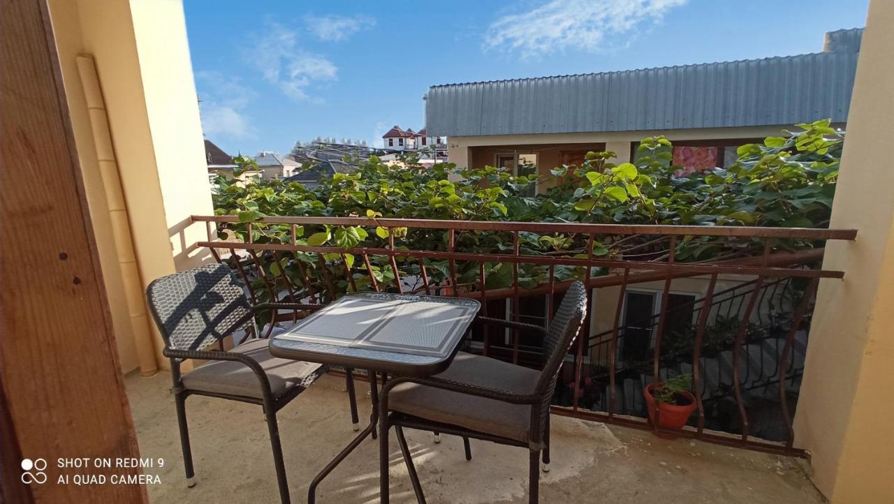 Samira Hotel Gagra Bagian luar foto